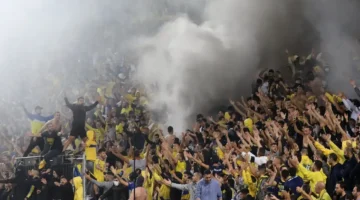 منع مشجعي مكابي تل أبيب من دخول ملعب أستون فيلا يثير جدلًا دوليًا حول سياسات الحضور الجماهيري